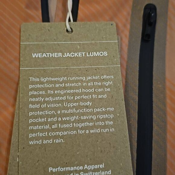 On running womens weather jacket lumos woodrose black Size xs. New with tags - Picture 8 of 10